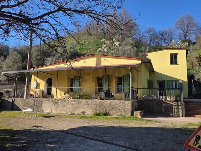 Villa Indipendente in vendita a Terranuova Bracciolini, Toscana