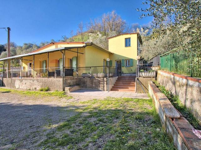 Villa Indipendente in vendita a Terranuova Bracciolini, Toscana