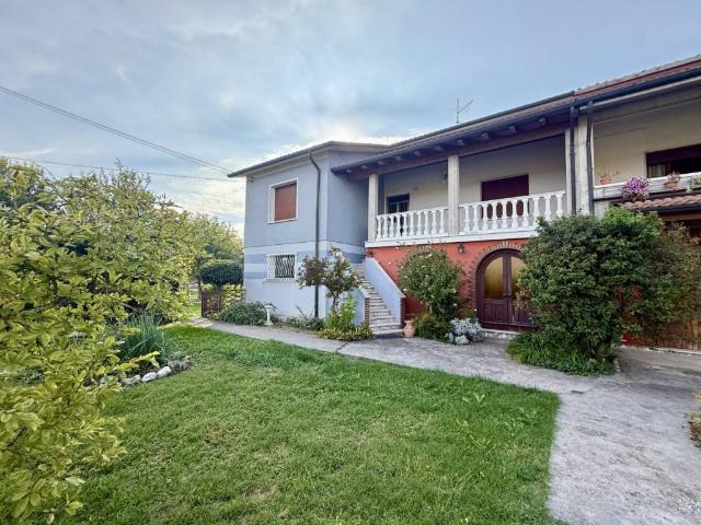 Villa Indipendente in vendita a Terrazzo, Verona