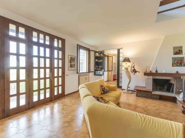 Villa Indipendente in vendita a Terre del Reno, Ferrara