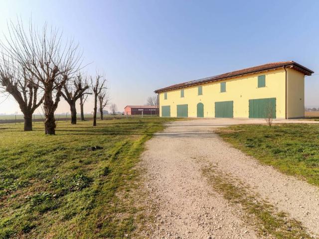 Villa Indipendente in vendita a Unione Alto Ferrarese, Roversetto