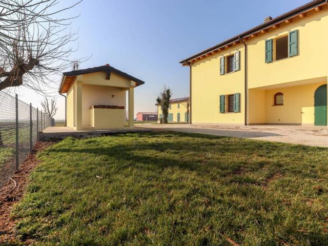 Villa Indipendente in vendita a Unione Alto Ferrarese, Roversetto