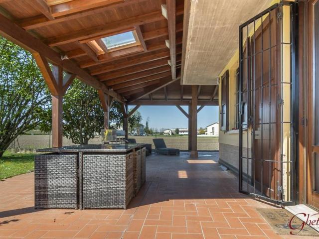 Villa Indipendente in vendita a Unione Alto Ferrarese, Sant'agostino