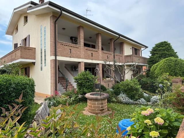 Villa Indipendente in vendita a Unione Alto Ferrarese, Mirabello