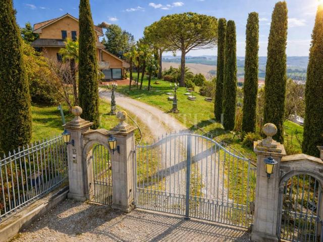 Villa Indipendente in vendita a Terre Roveresche, Marche