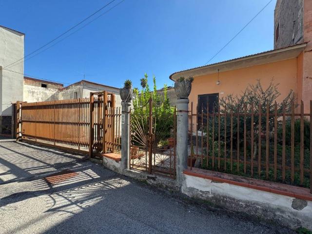 Villa Indipendente in vendita a Terzigno, Campania