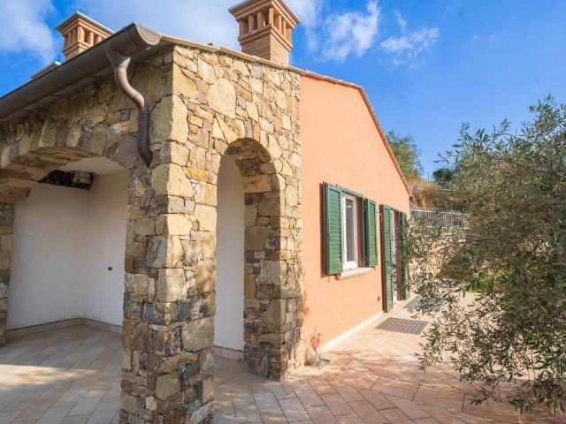Villa Indipendente in vendita a Terzorio, Liguria