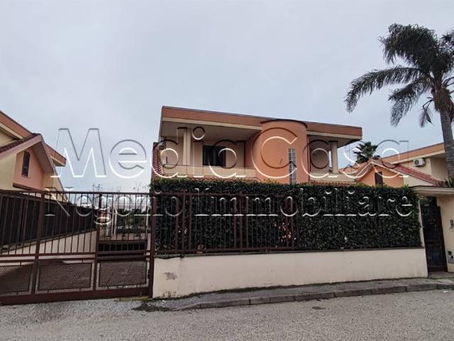 Villa Indipendente in vendita a Teverola, Campania