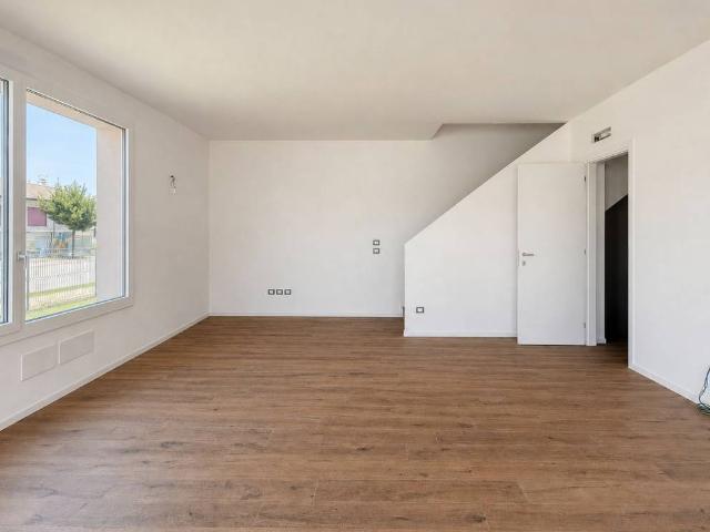 Villa Indipendente in vendita a Tezze Sul Brenta, Veneto