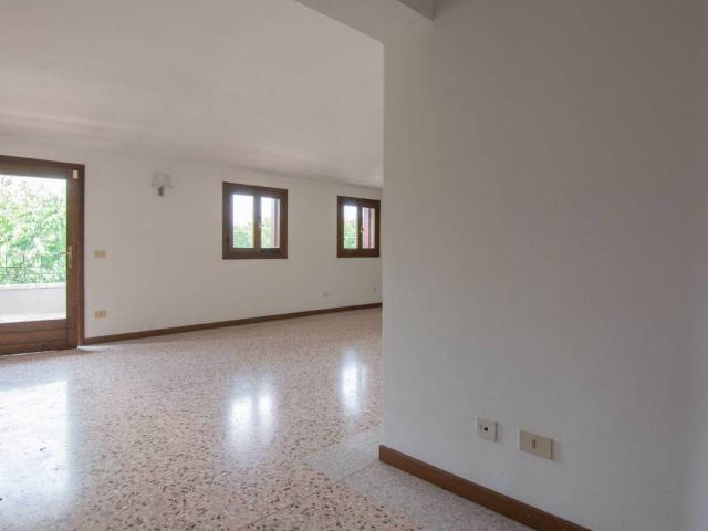 Villa Indipendente in vendita a Tezze Sul Brenta, Veneto