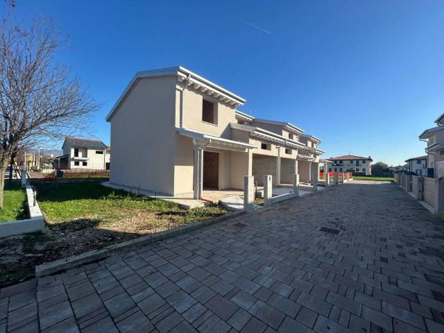 Villa Indipendente in vendita a Tezze Sul Brenta, Veneto