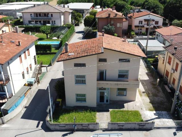 Villa Indipendente in vendita a Tezze Sul Brenta, Veneto