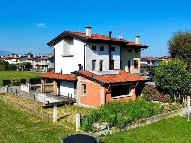 Villa Indipendente in vendita a Tezze Sul Brenta, Veneto