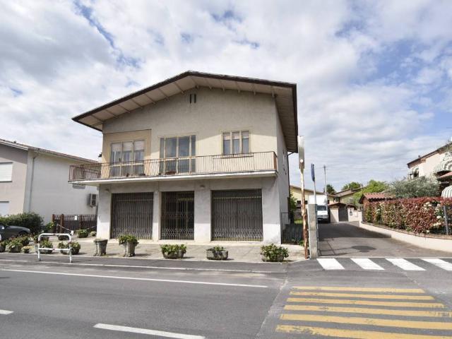Villa Indipendente in vendita a Tezze Sul Brenta, Veneto