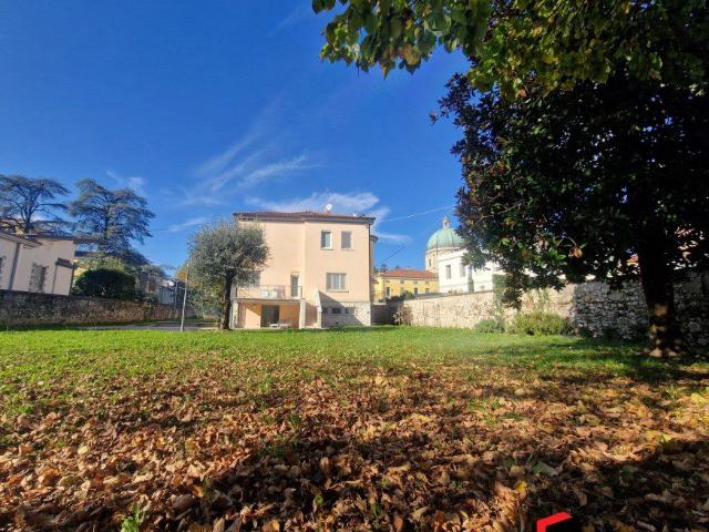 Villa Indipendente in vendita a Centro, Thiene
