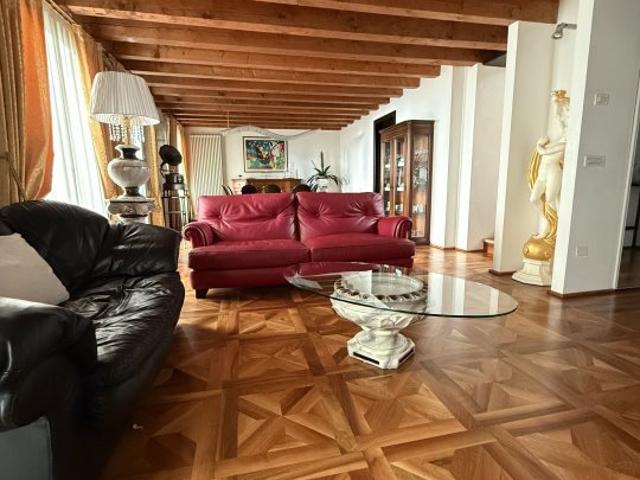 Villa Indipendente in vendita a Centro, Thiene