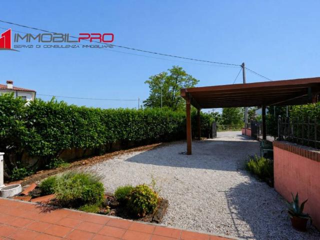 Villa Indipendente in vendita a Thiene, Veneto
