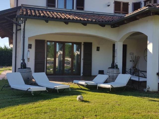Villa Indipendente in vendita a Piemonte, Asti