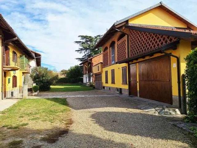 Villa Indipendente in vendita a Piemonte, Asti
