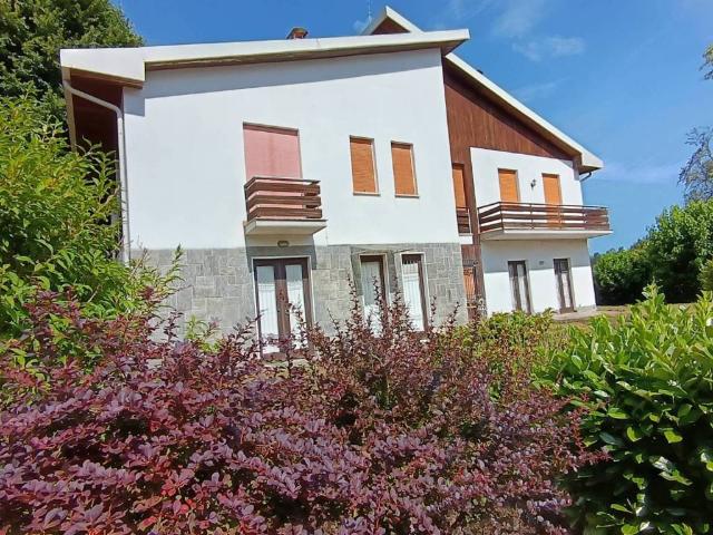 Villa Indipendente in vendita a Piemonte, Asti