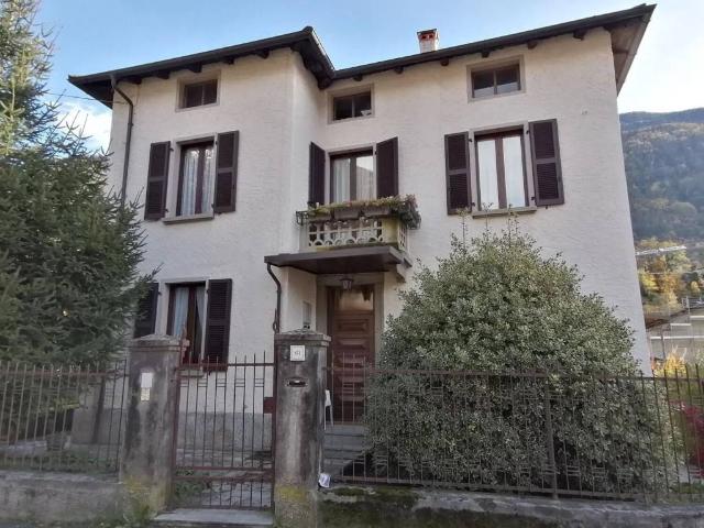 Villa Indipendente in vendita a Tirano, Lombardia