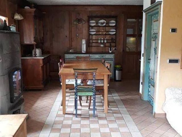 Villa Indipendente in vendita a Tirano, Lombardia