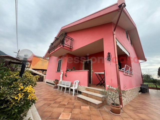 Villa Indipendente in vendita a Guidonia Montecelio, Roma Capitale