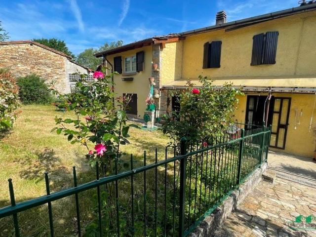 Villa Indipendente in vendita a Carobbio, Tizzano Val Parma