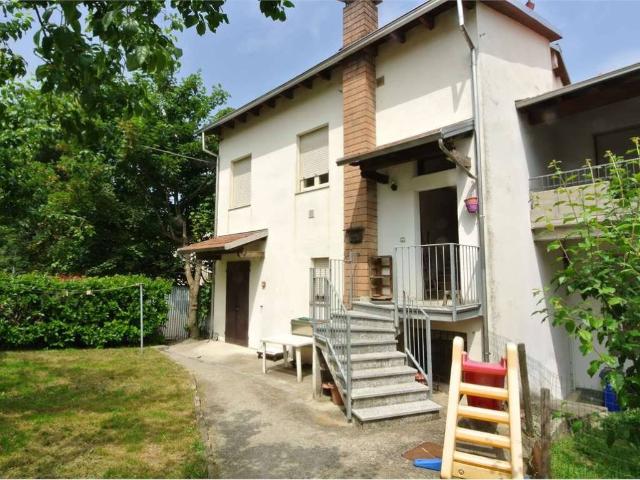 Villa Indipendente in vendita a Tizzano Val Parma, Reggio Emilia