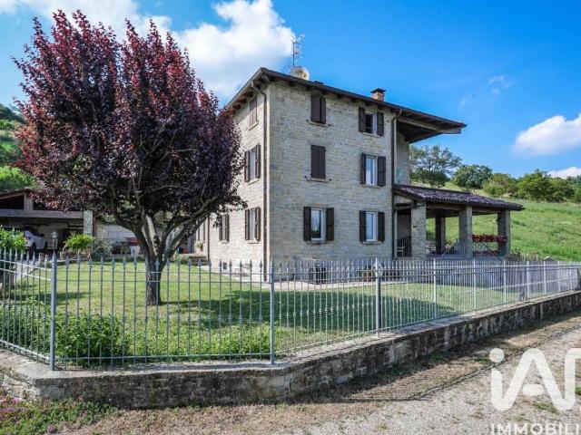 Villa Indipendente in vendita a Tizzano Val Parma, Reggio Emilia