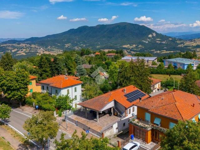 Villa Indipendente in vendita a Tizzano Val Parma, Reggio Emilia