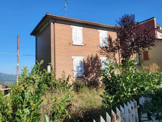 Villa Indipendente in vendita a Appennino Reggiano, Re