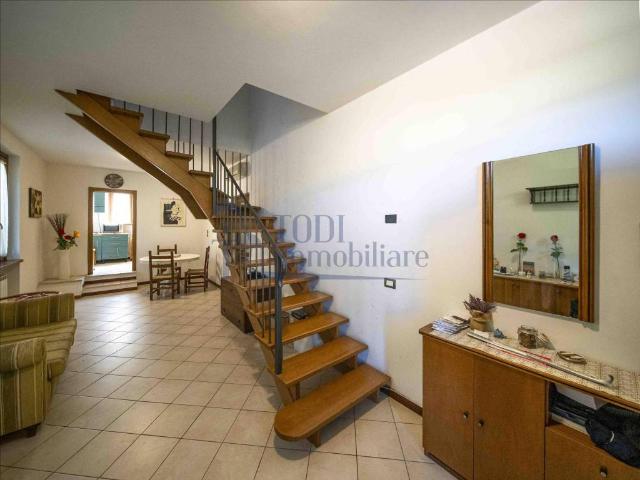 Villa Indipendente in vendita a Izzalini, Umbria