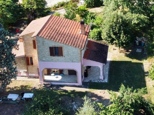 Villa Indipendente in vendita a Izzalini, Umbria