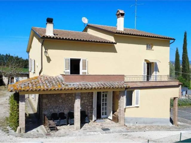 Villa Indipendente in vendita a Ponterio-Pian di Porto, Izzalini