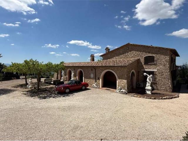 Villa Indipendente in vendita a Izzalini, Umbria