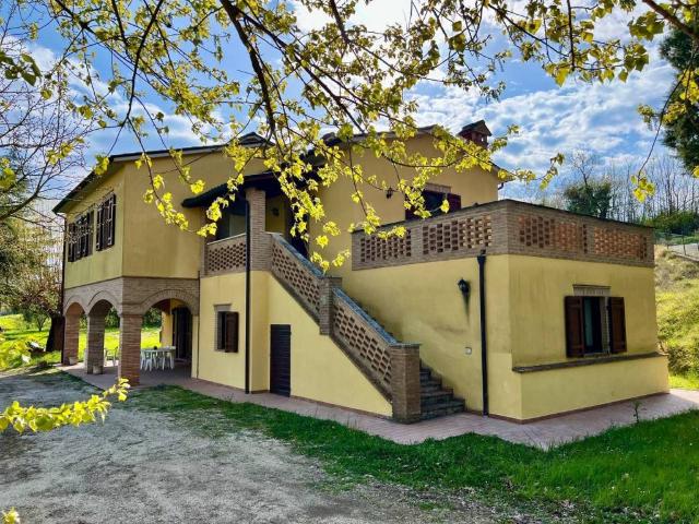 Villa Indipendente in vendita a Izzalini, Umbria