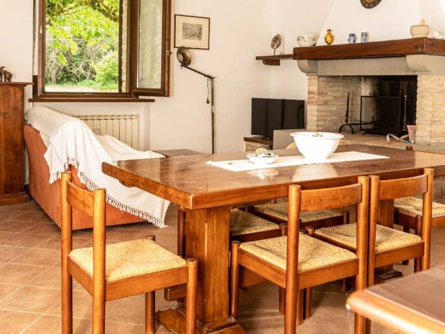 Villa Indipendente in vendita a Izzalini, Umbria