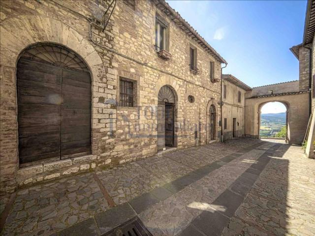 Villa Indipendente in vendita a Izzalini, Umbria