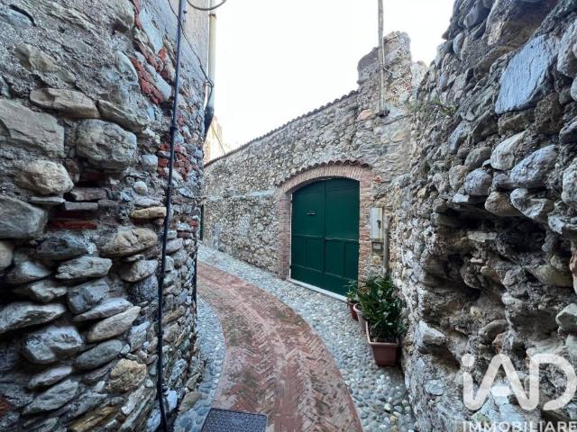 Villa Indipendente in vendita a Dari, Toirano
