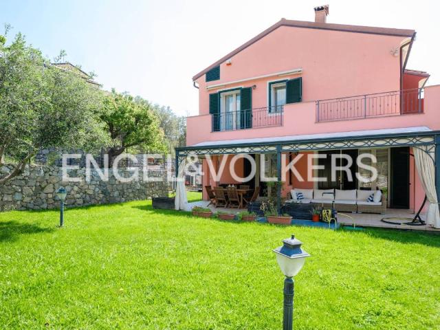 Villa Indipendente in vendita a Dari, Toirano