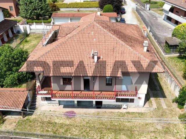 Villa Indipendente in vendita a Cerei, Piemonte