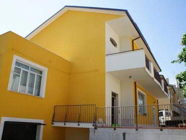 Villa Indipendente in vendita a Tollo, Abruzzo