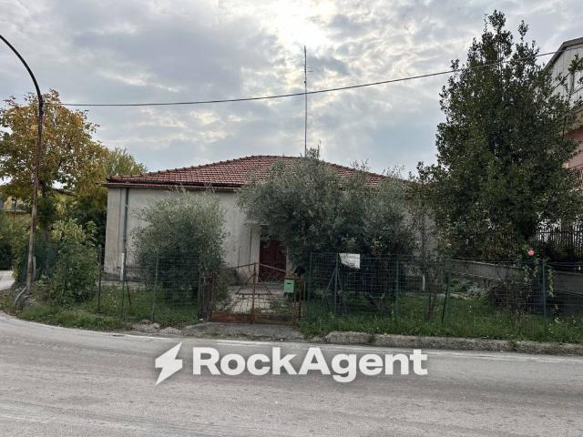 Villa Indipendente in vendita a Tollo, Abruzzo