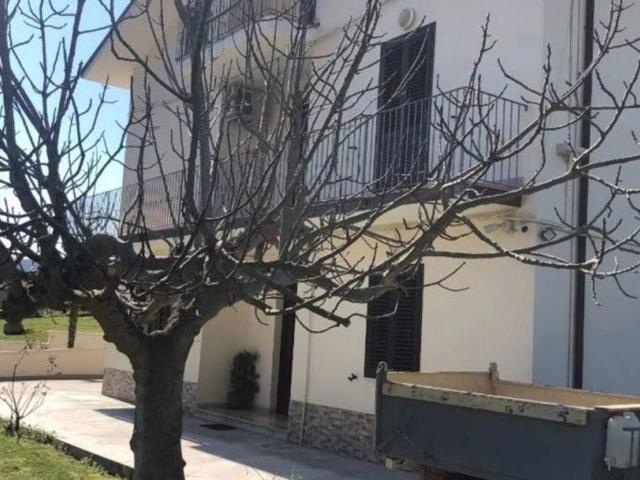 Villa Indipendente in vendita a Tollo, Abruzzo