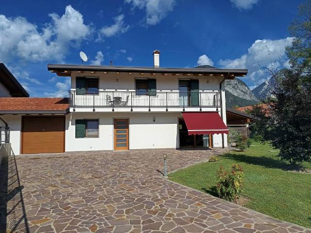 Villa Indipendente in vendita a Caneva / Cjanive, Tolmezzo / Tumieç