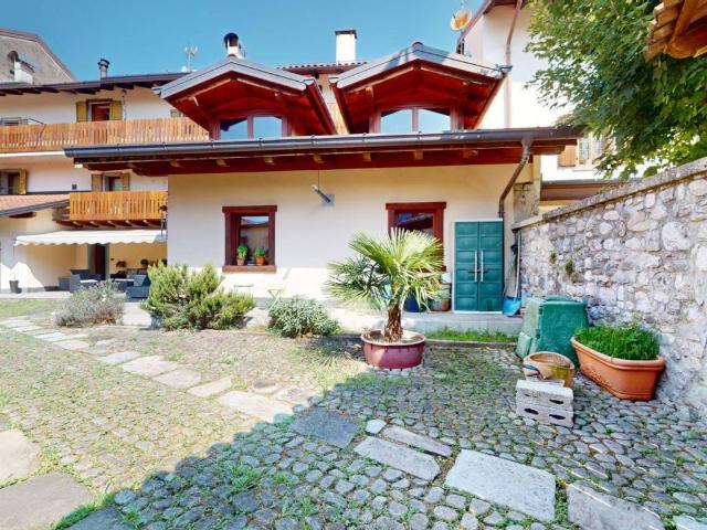 Villa Indipendente in vendita a Tolmezzo, Friuli-Venezia Giulia