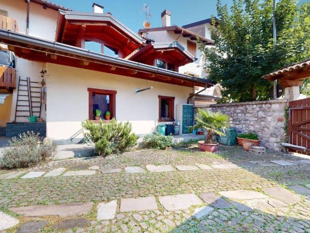 Villa Indipendente in vendita a Tolmezzo, Friuli-Venezia Giulia
