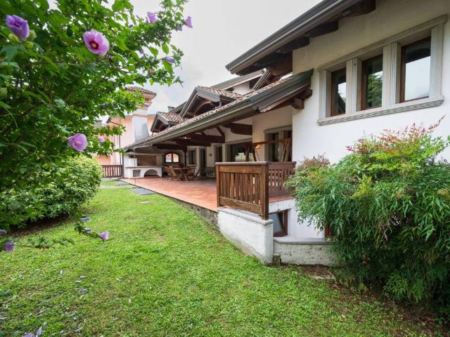 Villa Indipendente in vendita a Tolmezzo, Friuli-Venezia Giulia