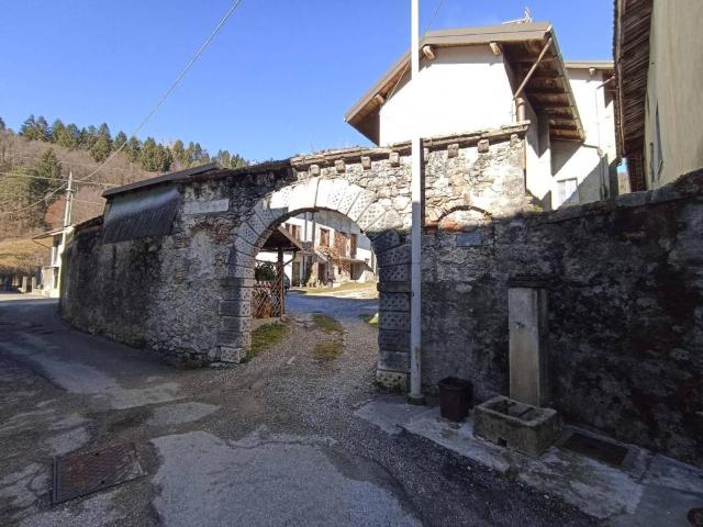 Villa Indipendente in vendita a Tolmezzo, Friuli-Venezia Giulia